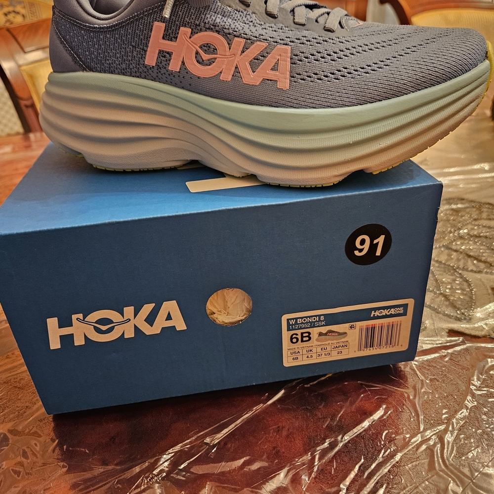 Hoka Bondi 8 in Blue and Mint